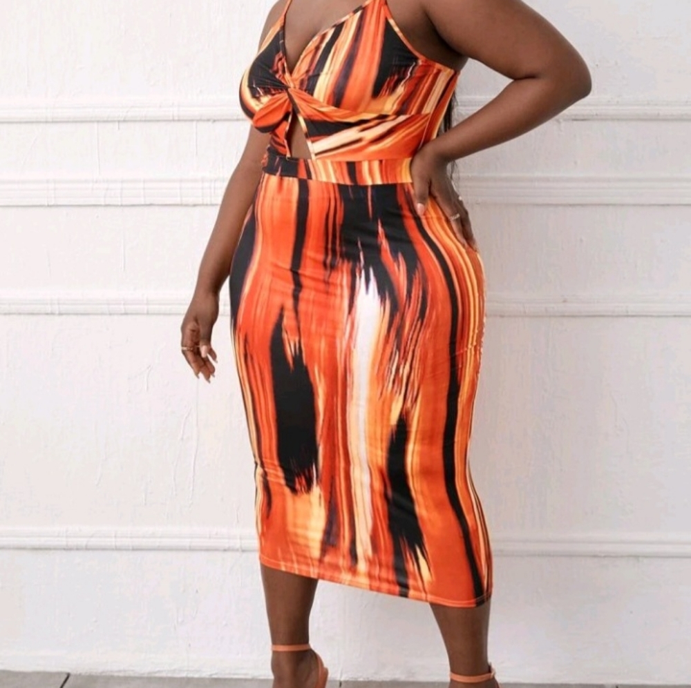 Plus Size Dress - Picture 4 of 4